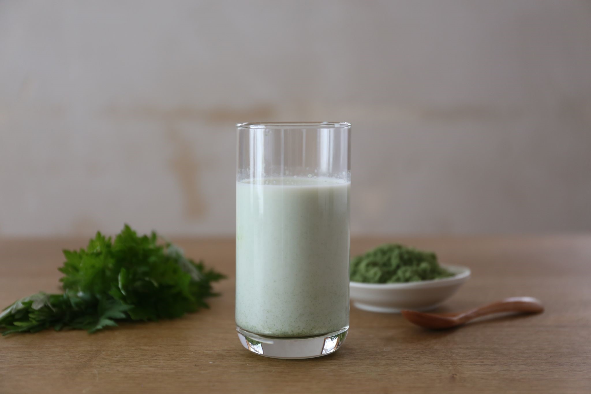mugwort powder diluted with milk