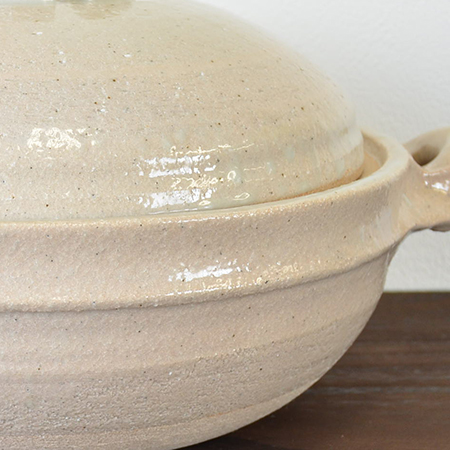 石灰釉の鍋