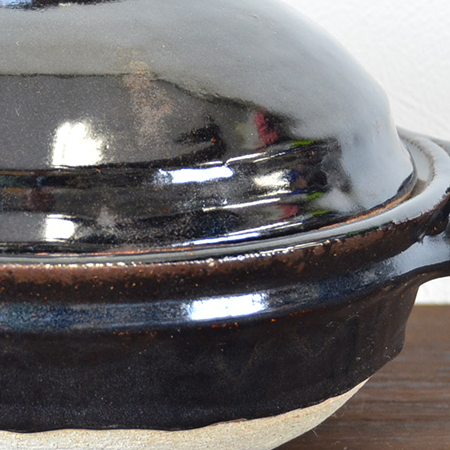 黒飴釉の鍋
