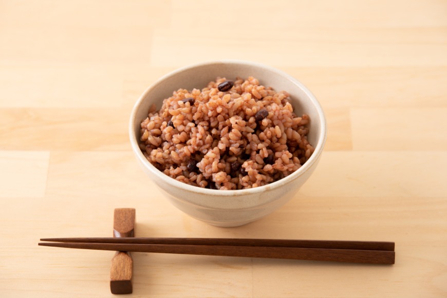 茶碗に盛られた酵素玄米