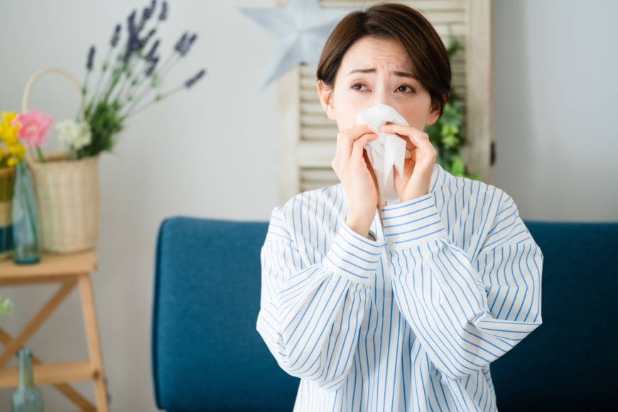 花粉症の女性