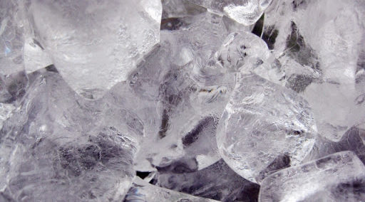 氷に塩をかけるとなぜ温度が下がるの？