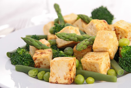 “豆腐と香味野菜の塩麴炒め”