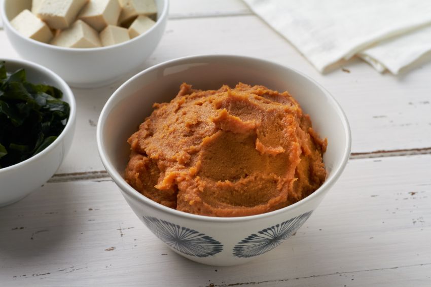 器に入った味噌