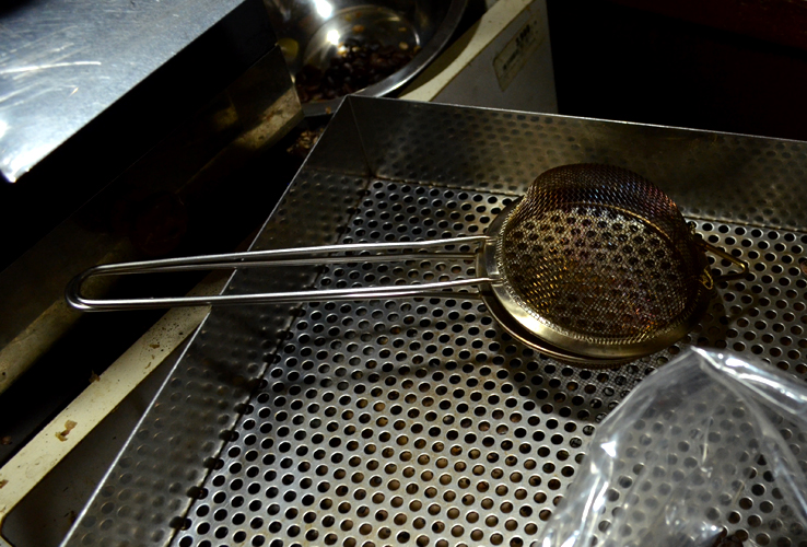 竹林さんの手網式焙煎機